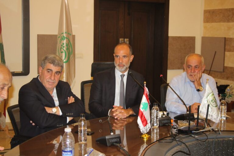 لقاء بلدي موسع مع وزير الأشغال العامة والنقل فايز رسامني بدعوة من جمعيتي إرشاء والعمل البلدي